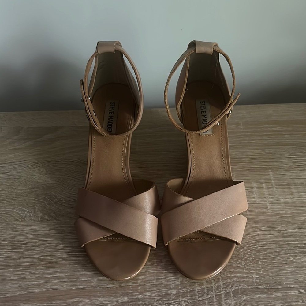 Steve Madden Women's Tan Wedge Sandals